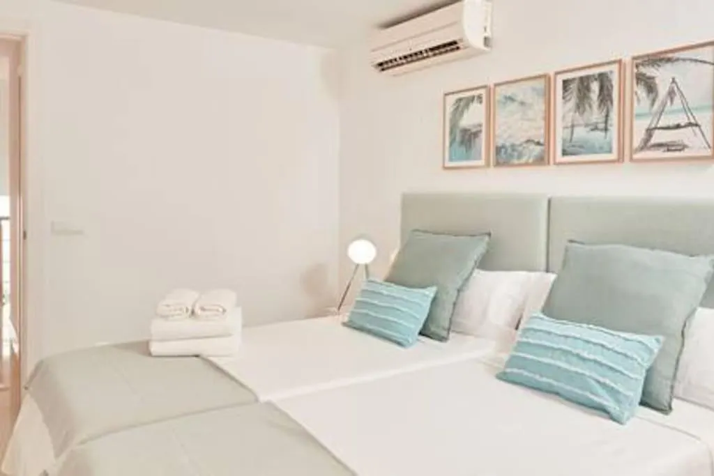 Walk To Ushuaia, Hi & The Beach! - 6Br Villa - Charming Patio & Private Pool  Ibiza Town